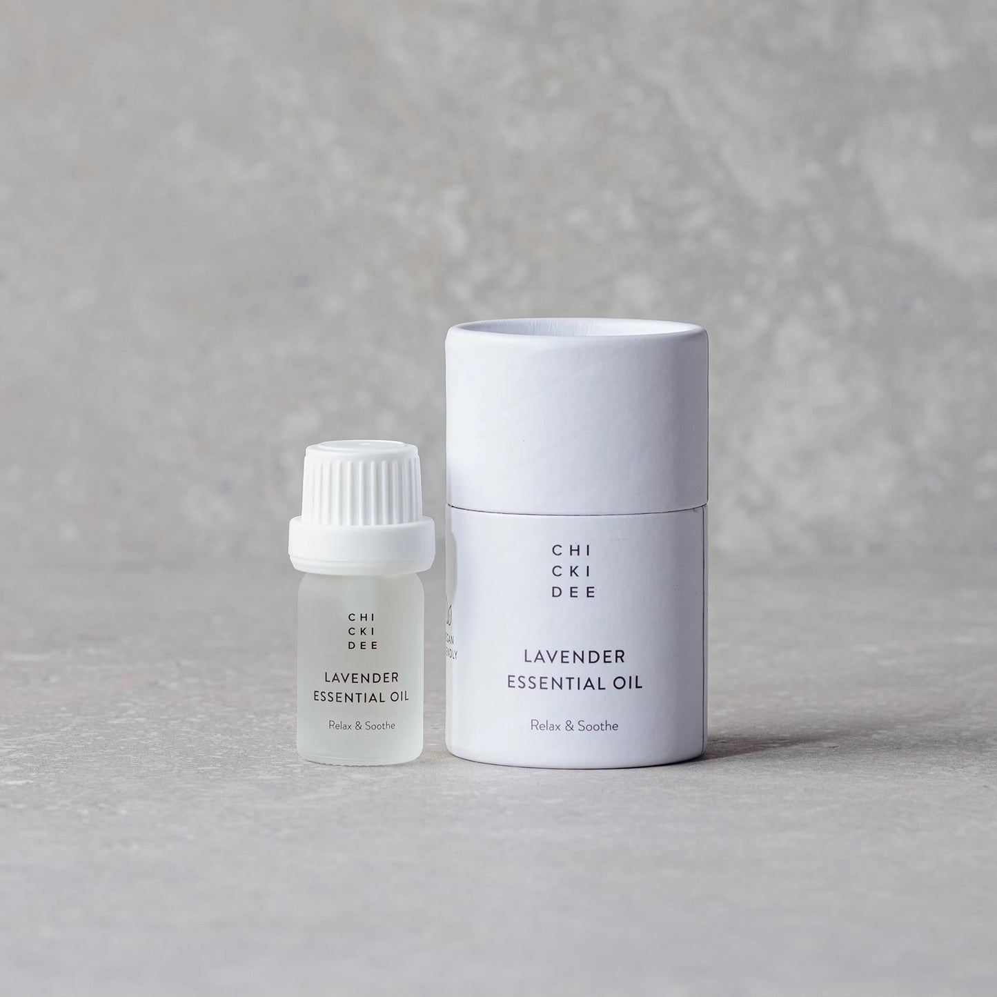 5ml glass bottle and white box with essential lavender oil