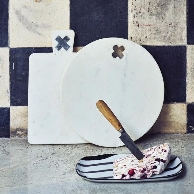 black and white backsplash with hk living usa round marble cutting board