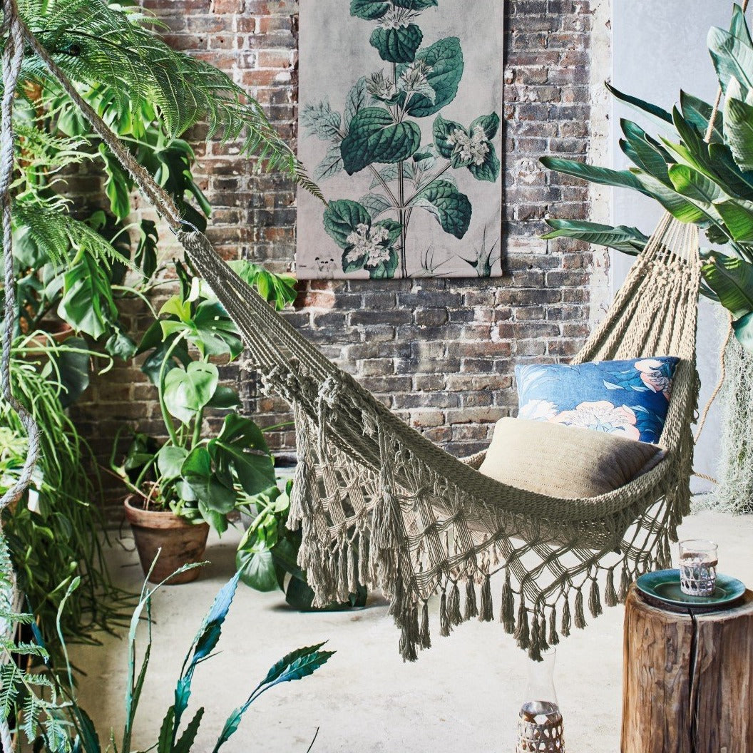 hammock with fringes 