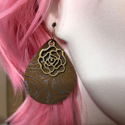 genuine leather teardrop earring with golden rose
